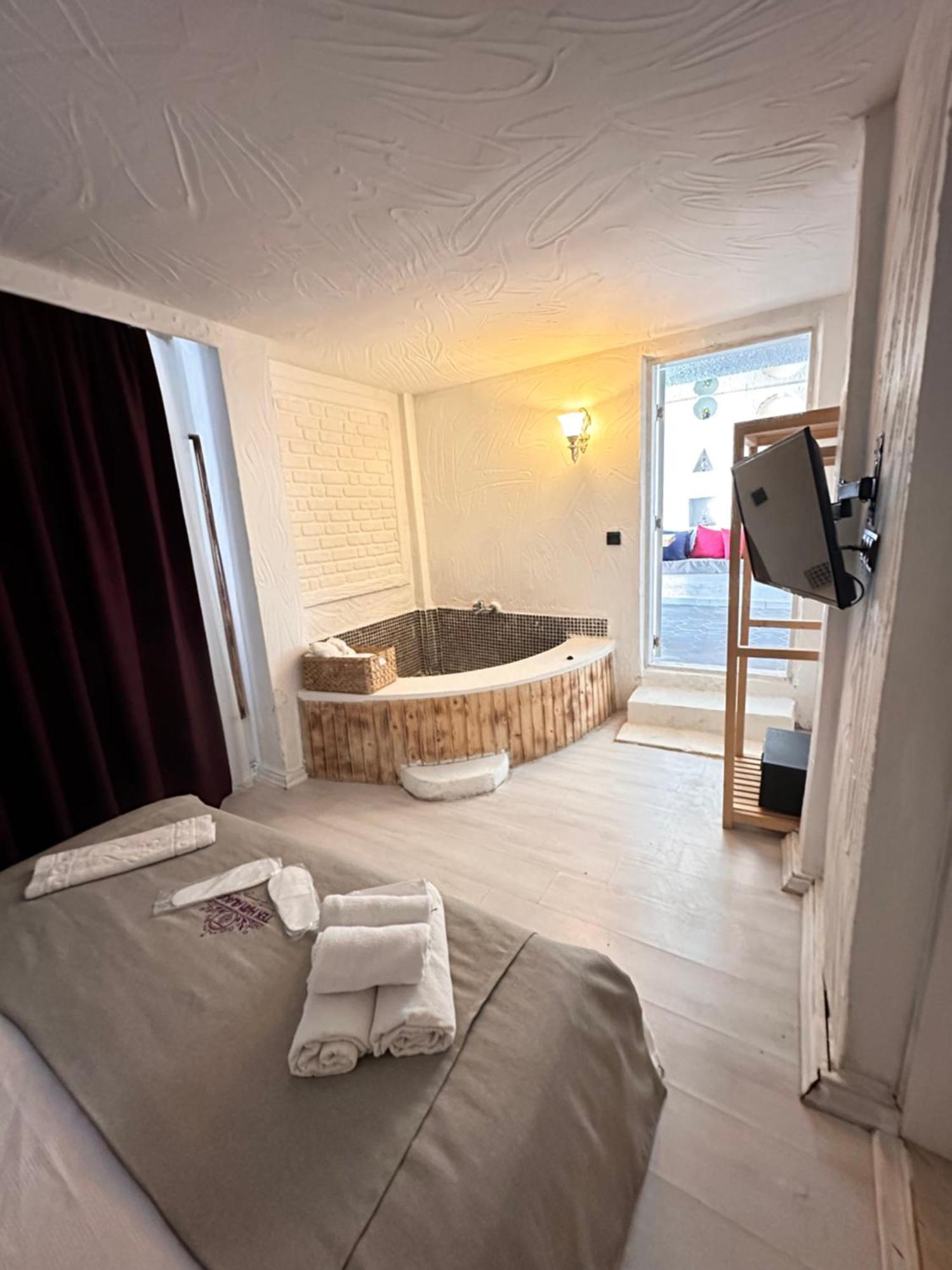 Tek Han Alacati Hotel Екстериор снимка