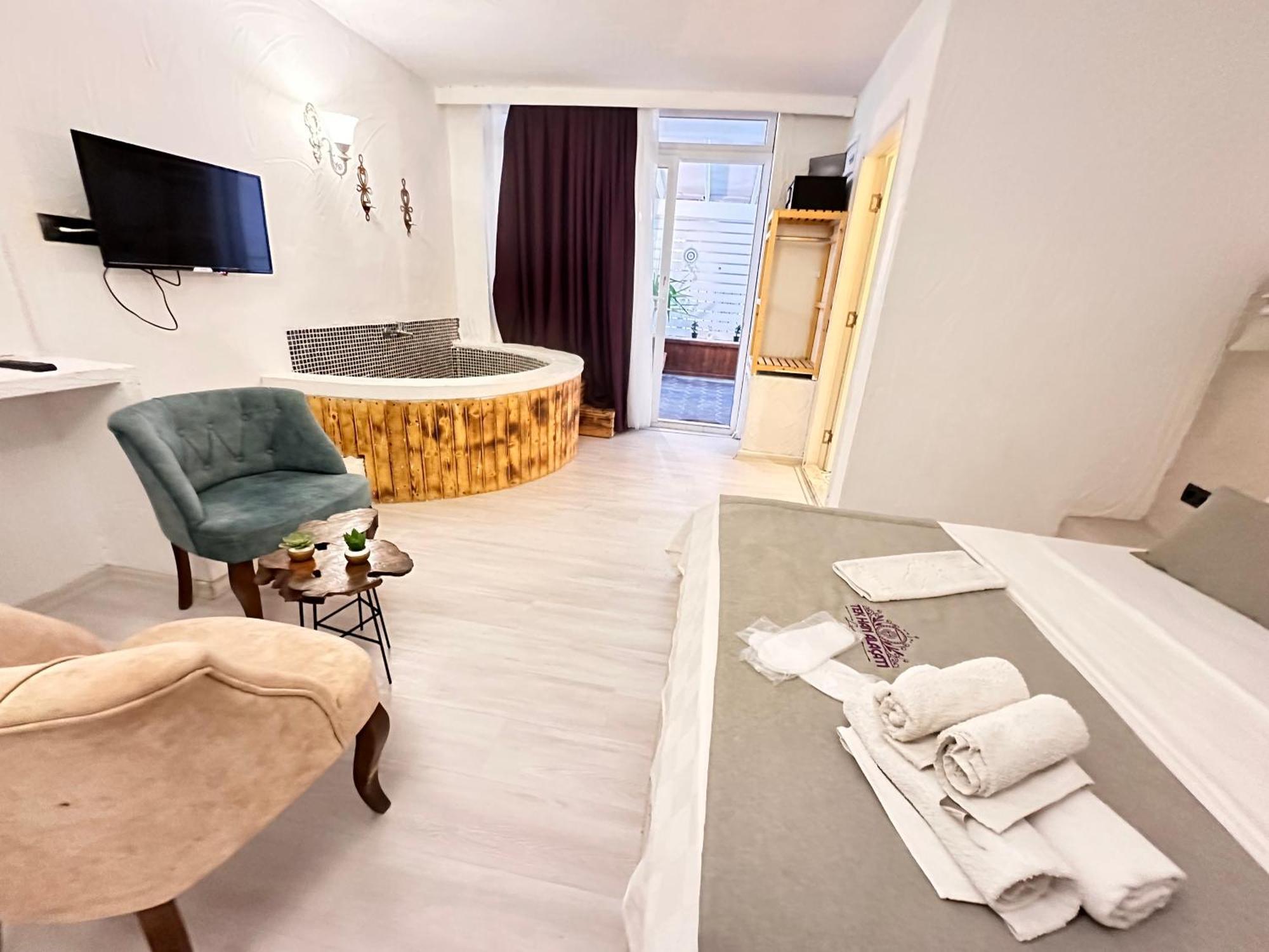 Tek Han Alacati Hotel Екстериор снимка